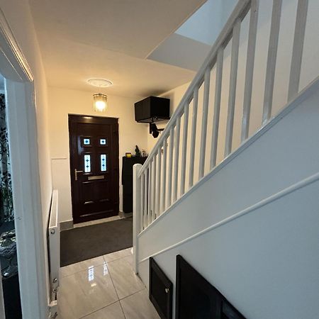 Charming And Cosy London Home, Garden, Parking & Family Fun 미참 외부 사진