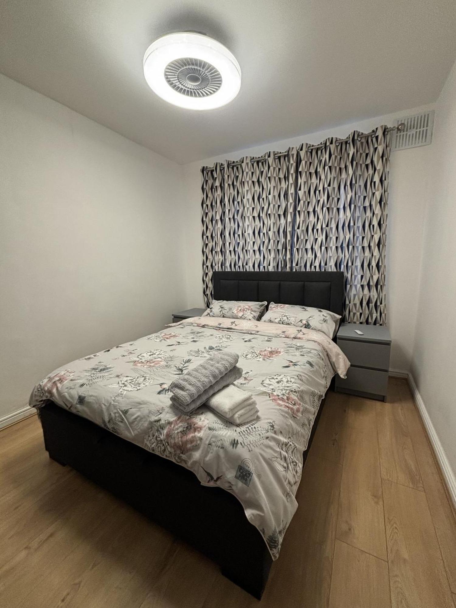 Charming And Cosy London Home, Garden, Parking & Family Fun 미참 외부 사진