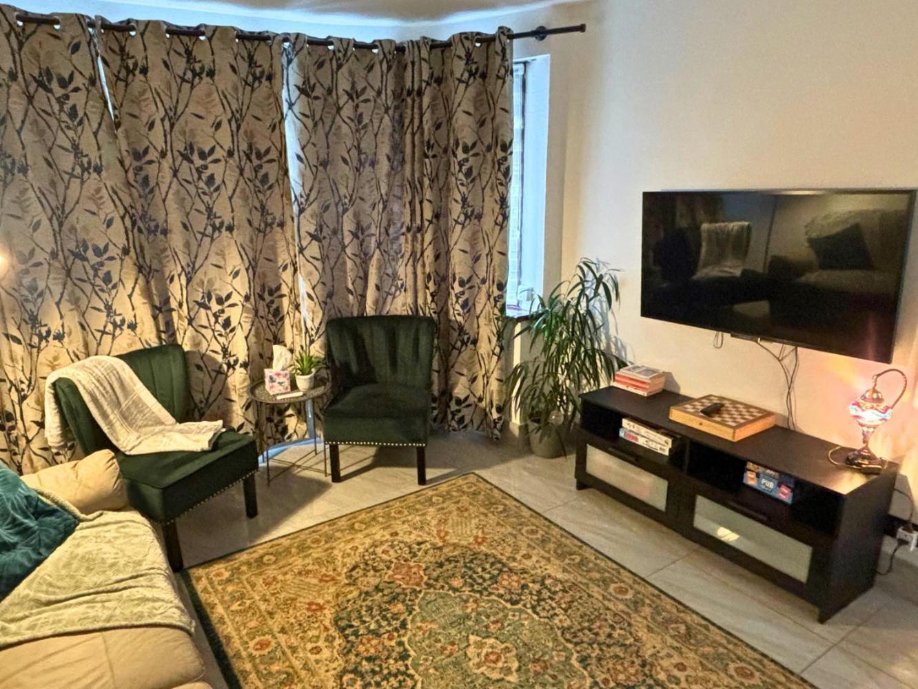 Charming And Cosy London Home, Garden, Parking & Family Fun 미참 외부 사진
